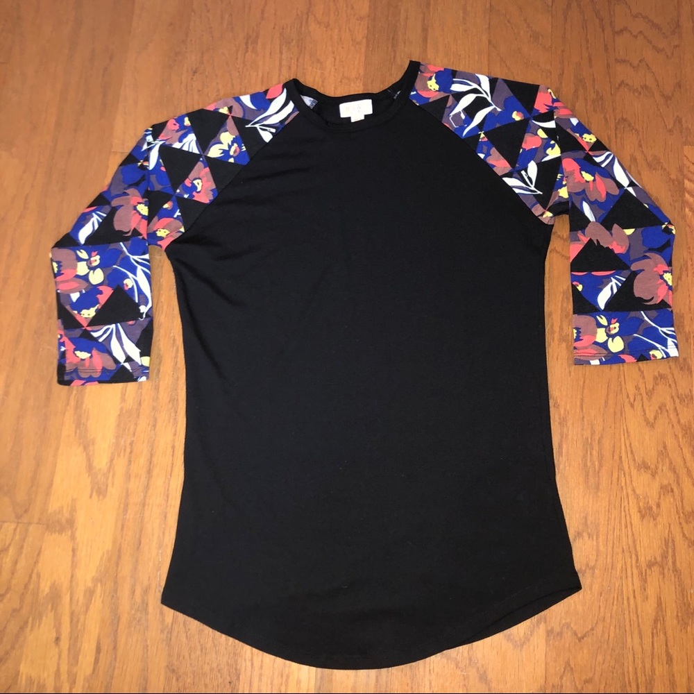 ✨2/$20✨LulaRoe • Randy Shirt - Picture 2 of 4